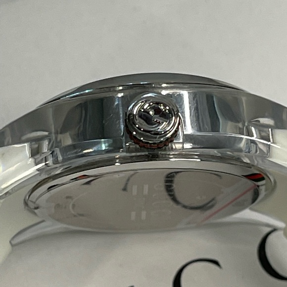 GUCCI Sync Stainless Steel & Rubber-Strap Watch - Picture 4 of 9